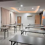 D Arc Hotel