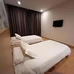 D Arc Hotel